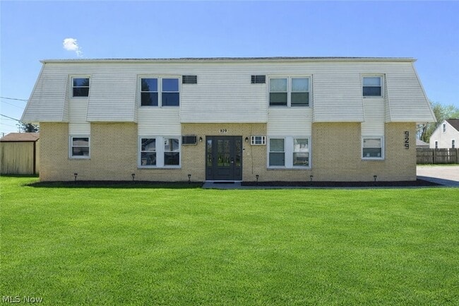 Building Photo - 929 Cook Ave Unit 1
