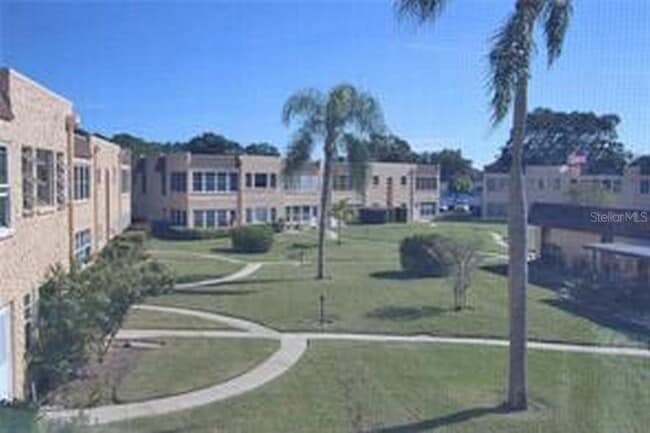 Photo - 221 Cedarwood Cir