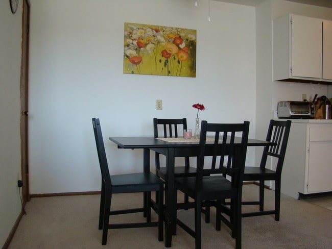 Dining - Juneau Village Garden Apartments