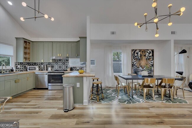 Photo - 937 Austin Ave NE Unit B - UPPER