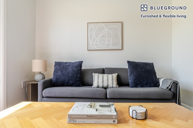 Photo - 3001 Esperanza Crossing Unit FL0-ID302