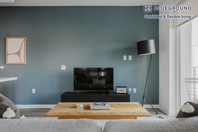 Photo - 201 The Promenade N Unit SI FL5-ID1258