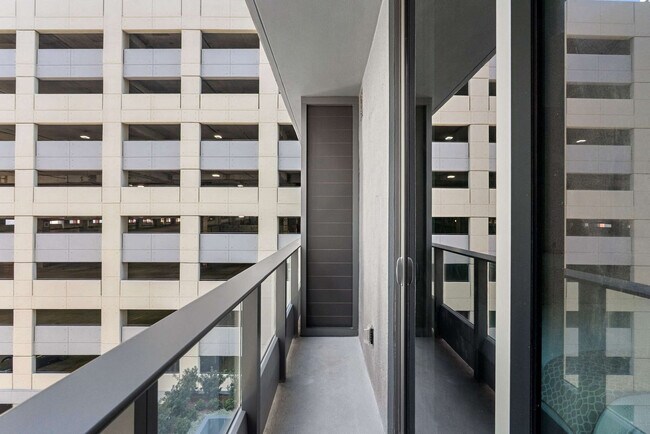 Photo - 121 NE 5th St Unit SI FL6-ID1490046P