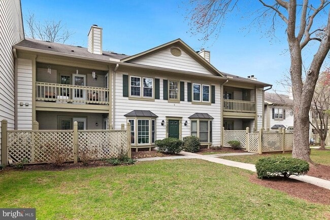 Building Photo - 13027 Shadyside Ln Unit 208