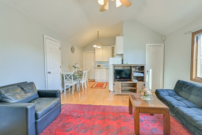 Building Photo - 35 Butternut Ln Unit SI ID1300605P
