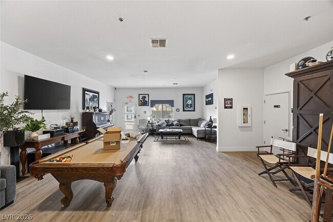 Photo - 525 S 13th St