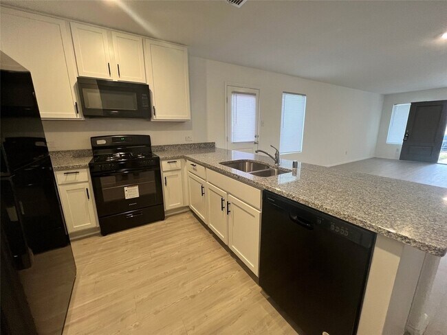 Photo - 9012 Red Fox Trl