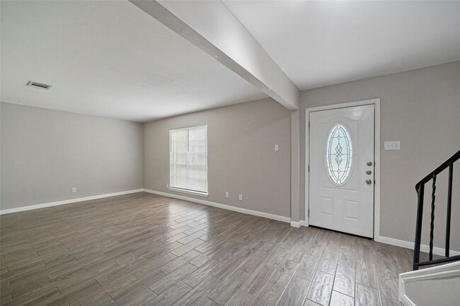 Photo - 643 Ames St