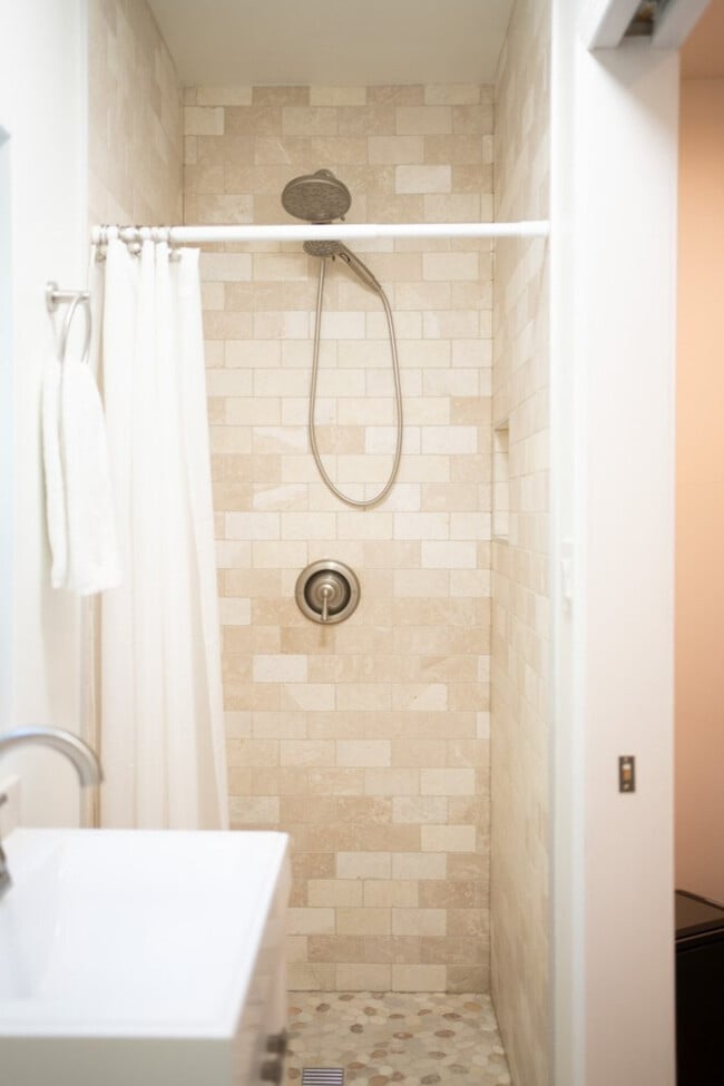 Photo - 1506 Kenwood Ave Unit ID1058613P