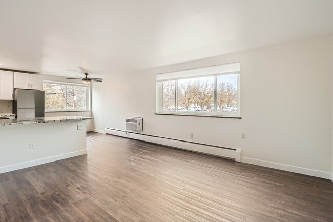 Photo - 2475 S Vine St Apts