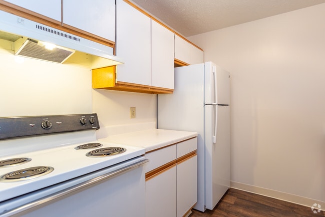 2 BR, 1 BA - 960 SF - Griffin Estates Apartments