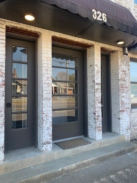 Photo - 326 W Main St