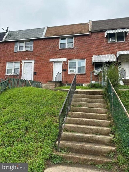 Building Photo - 145 Madison Dr