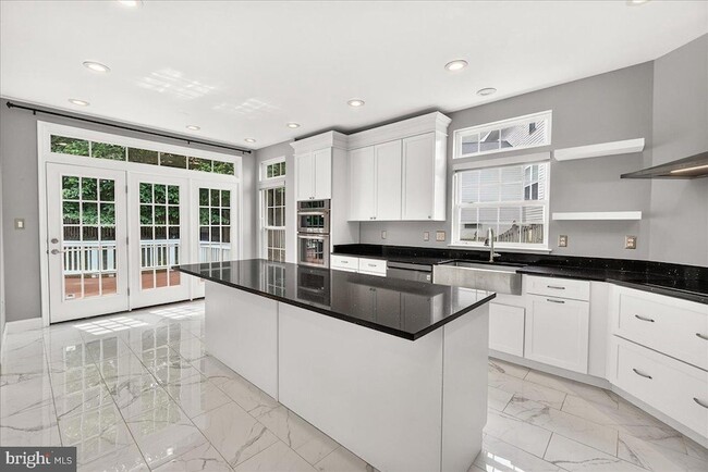 Photo - 6455 Saddlebrook Ln