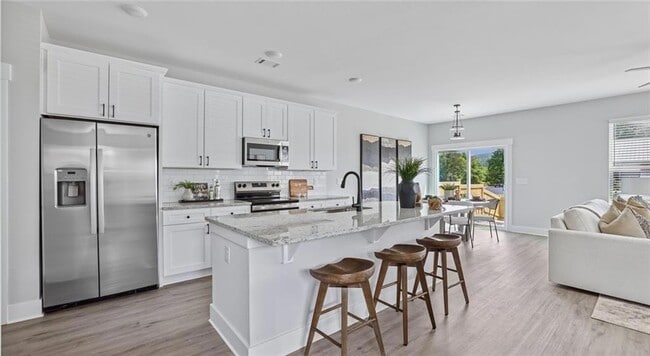 Building Photo - 102 Fairlie Pkwy