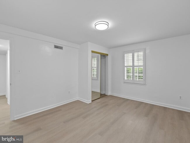 Photo - 708 S Arlington Mill Dr Unit 104