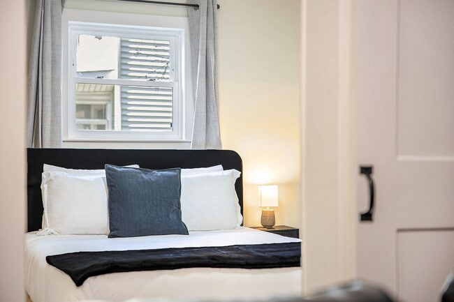 Photo - 37 Gold Ave NW Unit ID1346769P