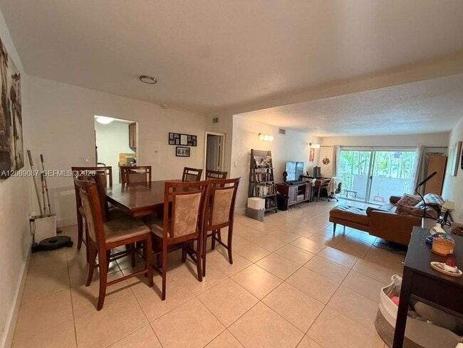 Building Photo - 8950 SW 69th Ct Unit 207