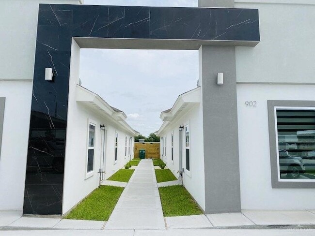 Photo - 909 W Carmel Ave Unit 3