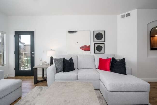 Building Photo - 5450 E Deer Valley Dr Unit ID1324963P