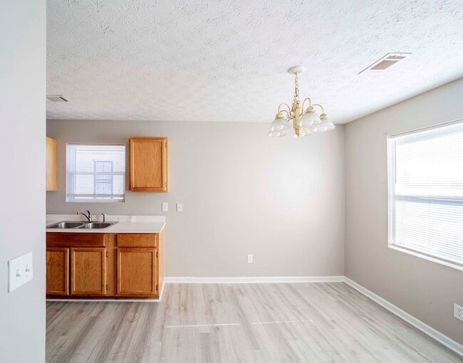 Photo - 2025 Shepherd Dr