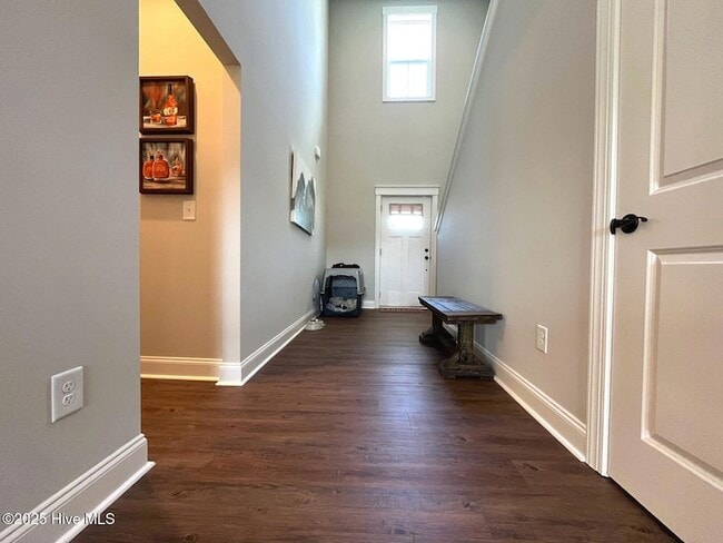 Photo - 201 Eaton St