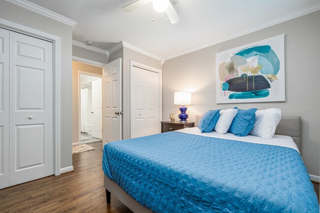 Mildon-bedroom furnished - Mildon Apartments