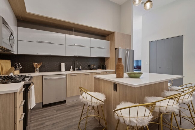 Photo - 29 S LaSalle St Unit ID1029572P