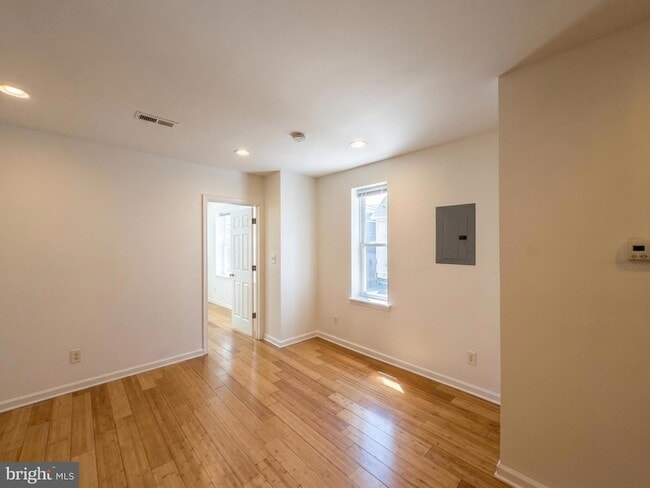 Photo - 110 N 51st St