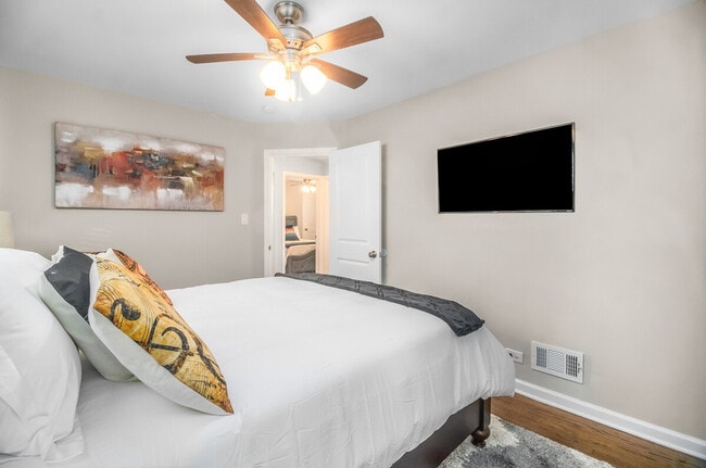 Photo - 3800 S Harvey Ave Unit ID1301570P