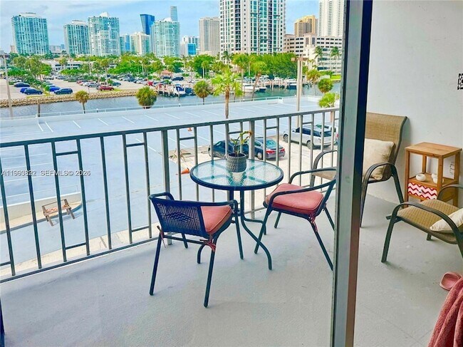 Photo - 500 Bayview Dr Unit 325