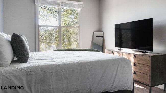 Photo - 49 Boulevard SE Unit F-557