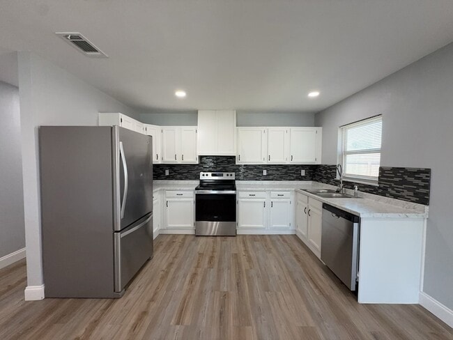 Photo - 8917 Vernon Dr
