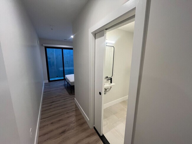 Photo - 225 Vine St NW Unit ID1355766P