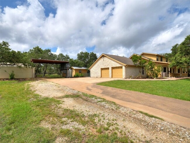 Photo - 328 Fawnridge St