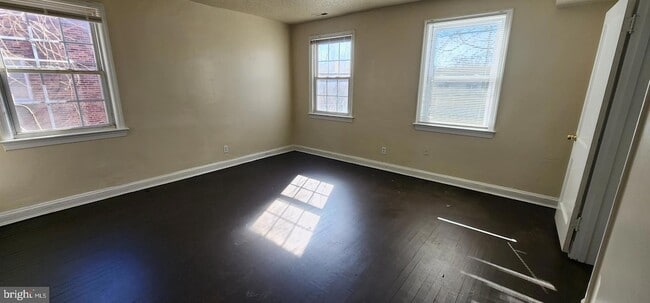 Photo - 604 Mellon St SE