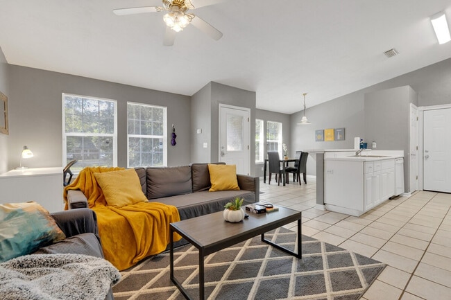 Building Photo - 228 Dixie Dr Unit ID1319913P