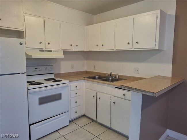 Photo - 489 North Cir Unit 2