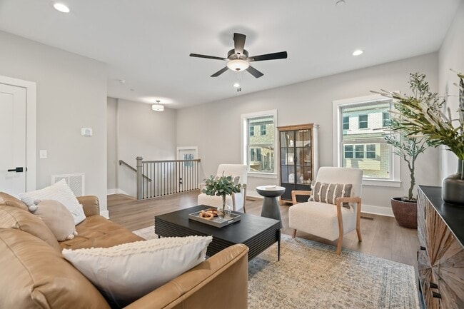 Building Photo - 210 Charlotte Everly Cir Unit 403