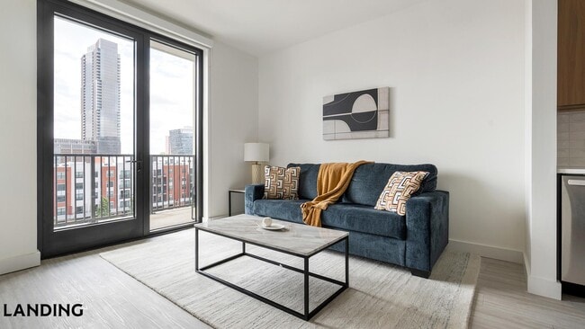 Building Photo - 1007 S Mint St Unit 932