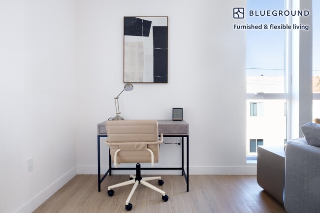 Photo - 4805 Bakman Ave Unit FL4-ID678