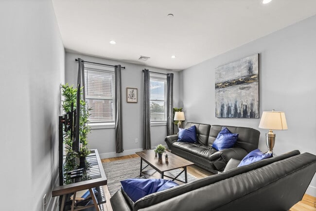 Photo - 1011 Bennington St Unit SI ID1343243P