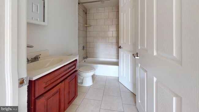 Photo - 4834 Penn St Unit 17