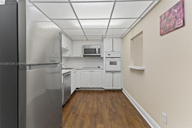 Photo - 19390 Collins Ave Unit 516