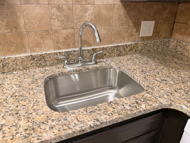 New Granite - 1 Bed Apt - Countrybrook Apartments