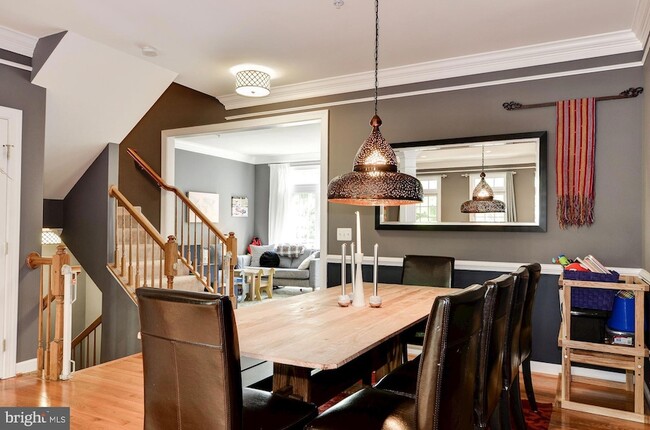 Photo - 4908 Waple Ln