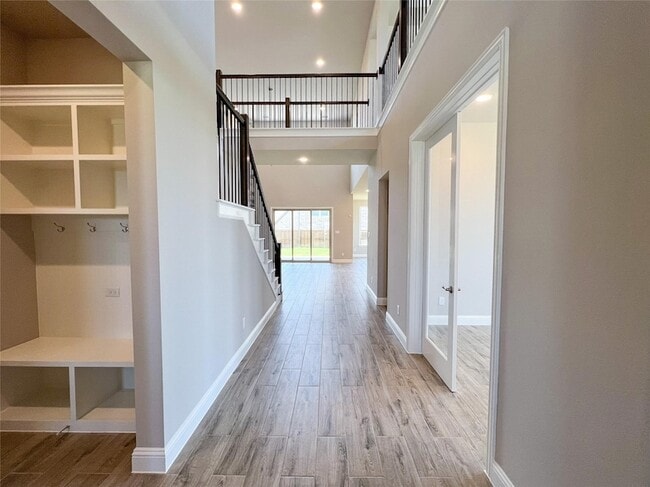 Photo - 2201 Essex Ct