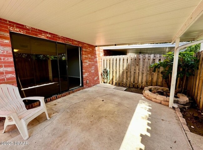 Building Photo - 2250 S Palmetto Ave