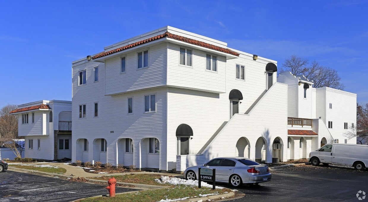 Floor Plan - 2/1 TRA - ST1