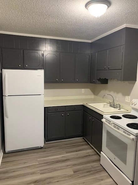 Photo - 363 Highland Ave NW